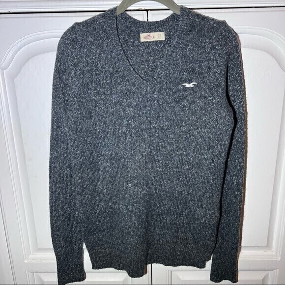 Hollister Men's V Neck Sweater, Size XS,‎ Gray - Picture 1 of 6